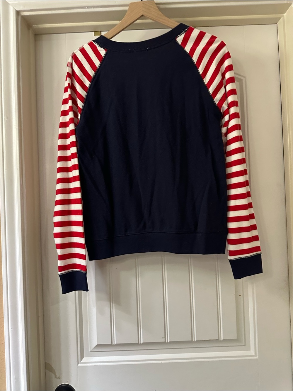 GAP Factory Navy Red White Stripe Raglan
Sweatshirt NWT Medium - Picture 3 of 6